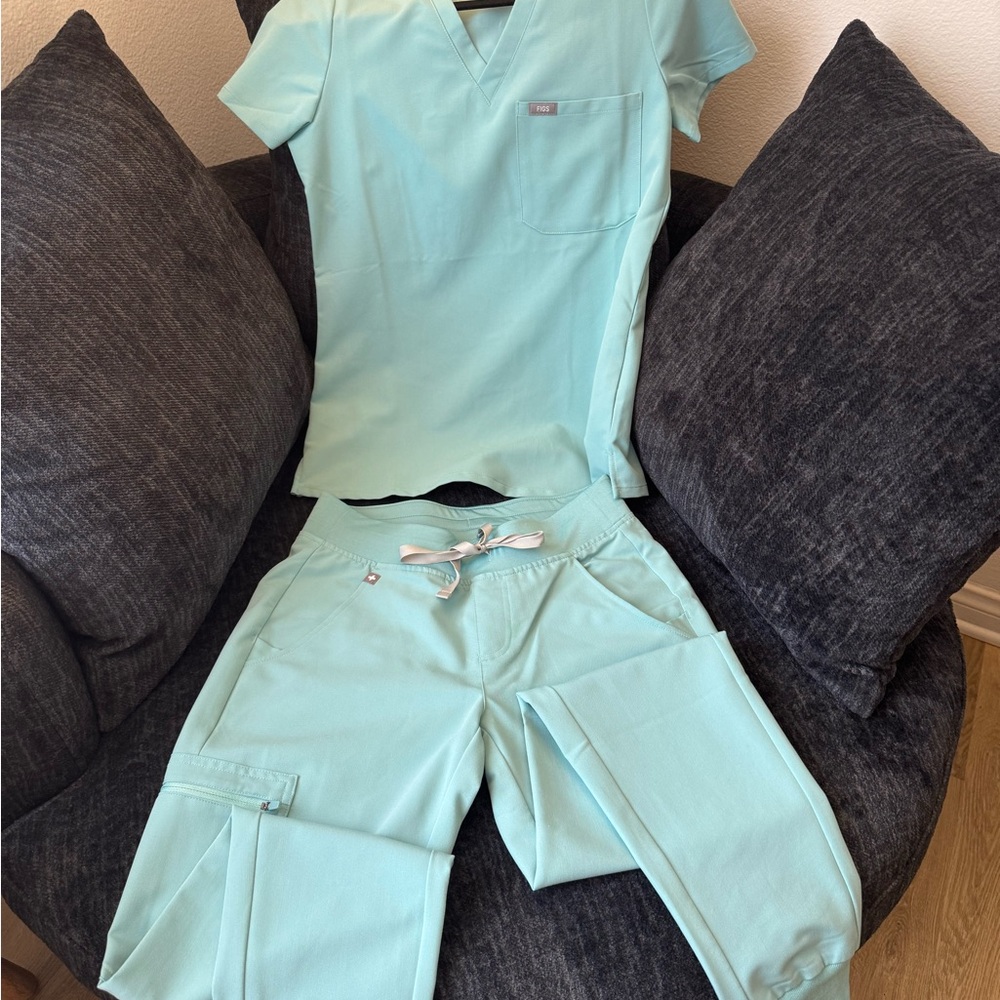 Figs Light Blue Scrub Set